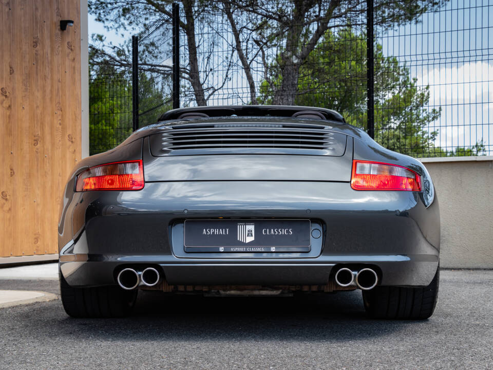 Bild 21/50 von Porsche 911 Carrera 4S (2006)