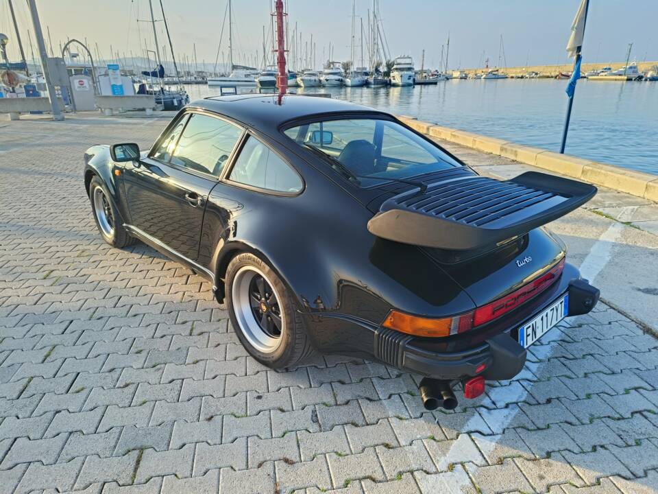 Immagine 7/49 di Porsche 911 Turbo 3.3 (1981)