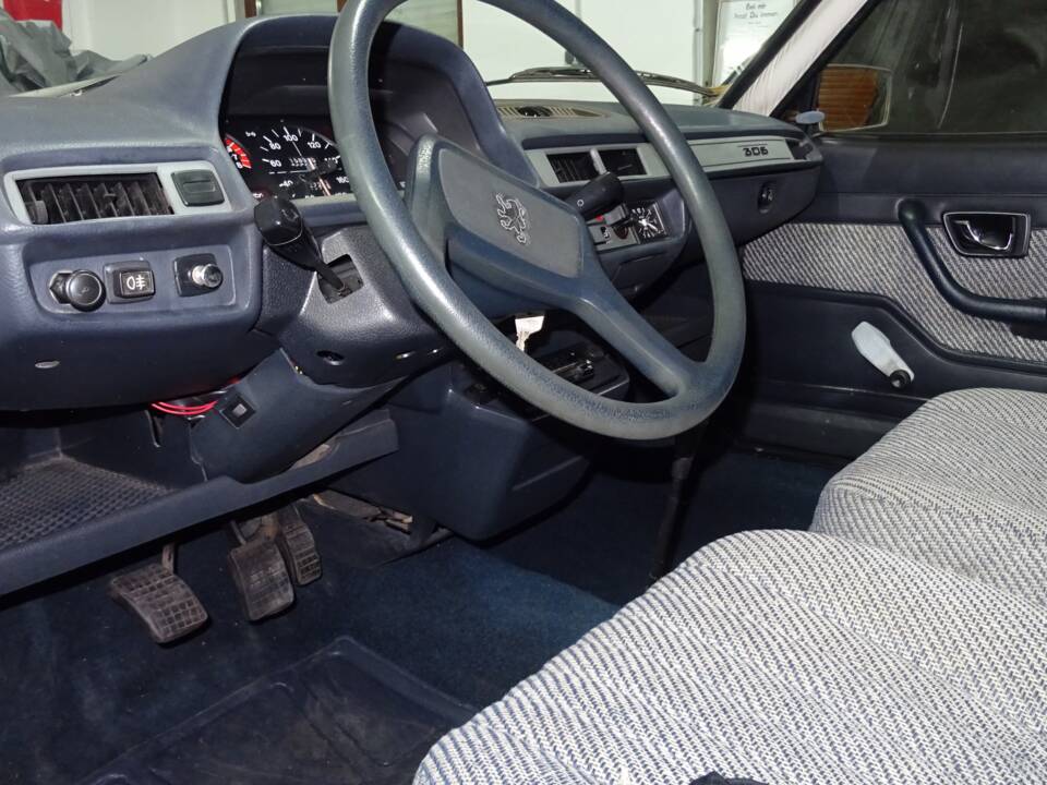 Bild 7/15 von Peugeot 305 (1982)