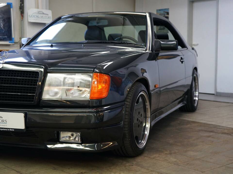 Afbeelding 6/35 van Mercedes-Benz 300 CE-24 (1992)