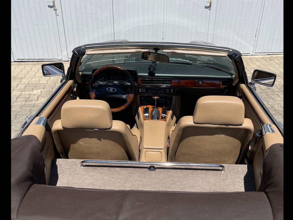 Bild 33/42 von Jaguar XJ-S Convertible (1989)