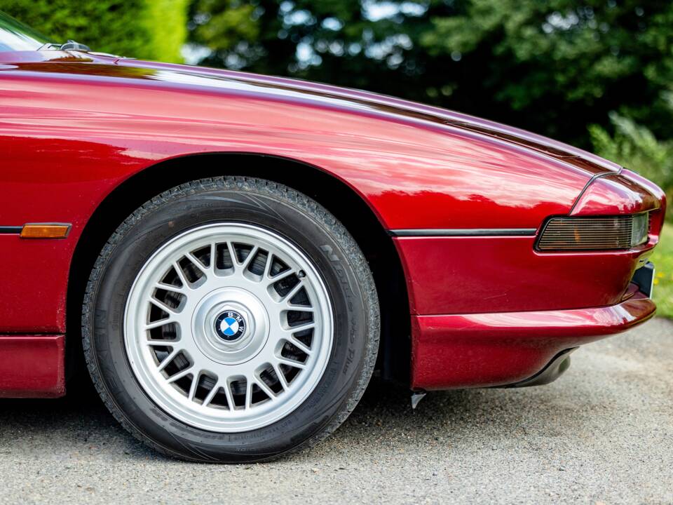 Image 12/45 de BMW 850i (1991)