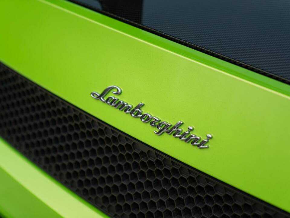 Image 40/50 of Lamborghini Gallardo LP 570-4 Superleggera (2011)