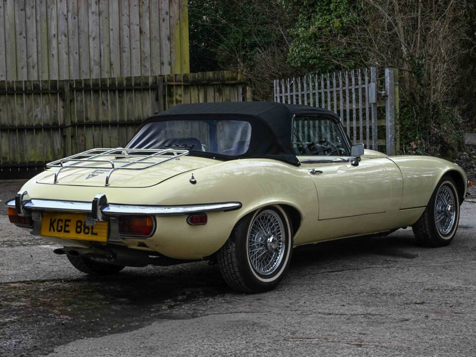 Bild 3/50 von Jaguar E-Type V12 (1973)
