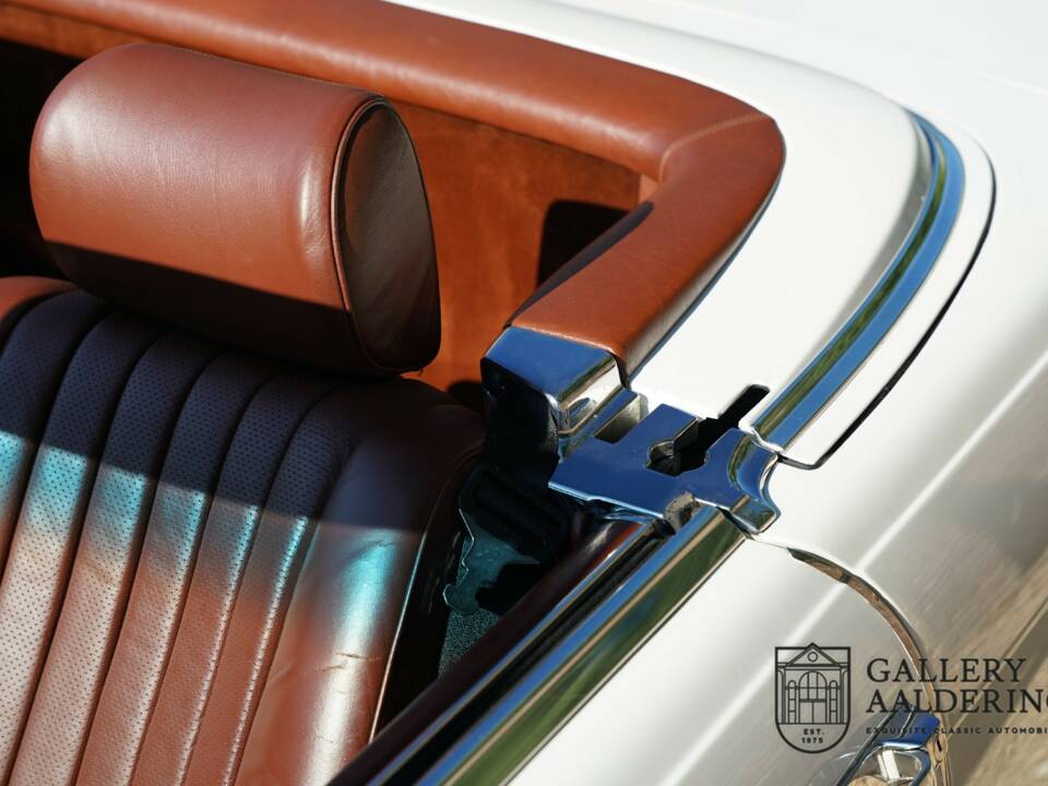 Image 10/50 of Mercedes-Benz 380 SL (1982)