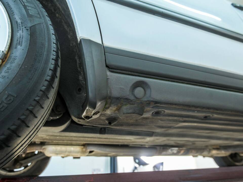 Image 49/50 of Mercedes-Benz 200 (1986)