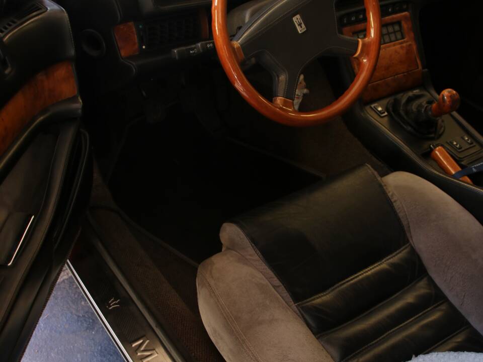 Bild 16/35 von Maserati Spyder (1991)