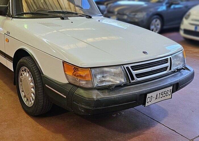 Bild 6/7 von Saab 900 2.0i 16V (1989)