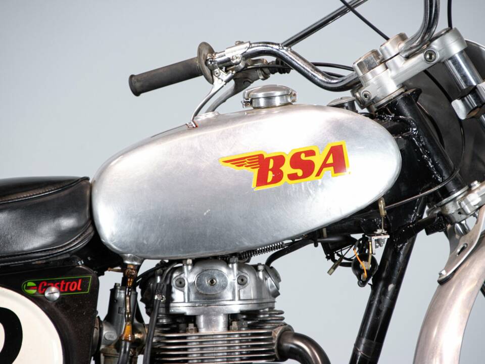 Bild 33/50 von BSA DUMMY (1974)