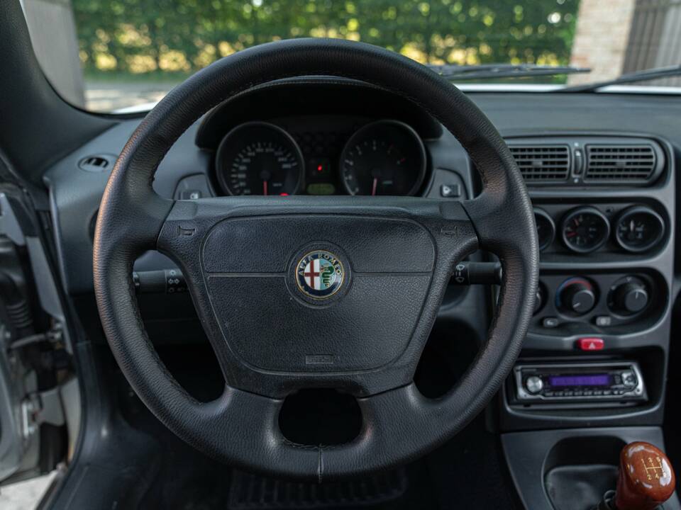 Bild 39/50 von Alfa Romeo Spider 2.0 Twin Spark 16V (1996)