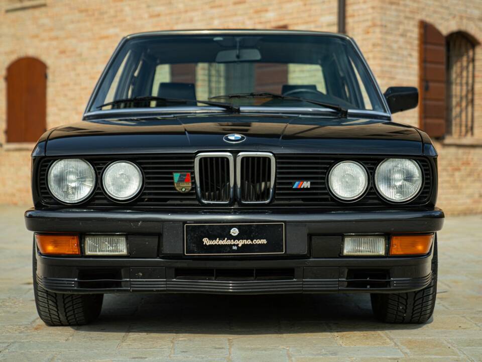 Immagine 3/50 di BMW M 535i (1985)