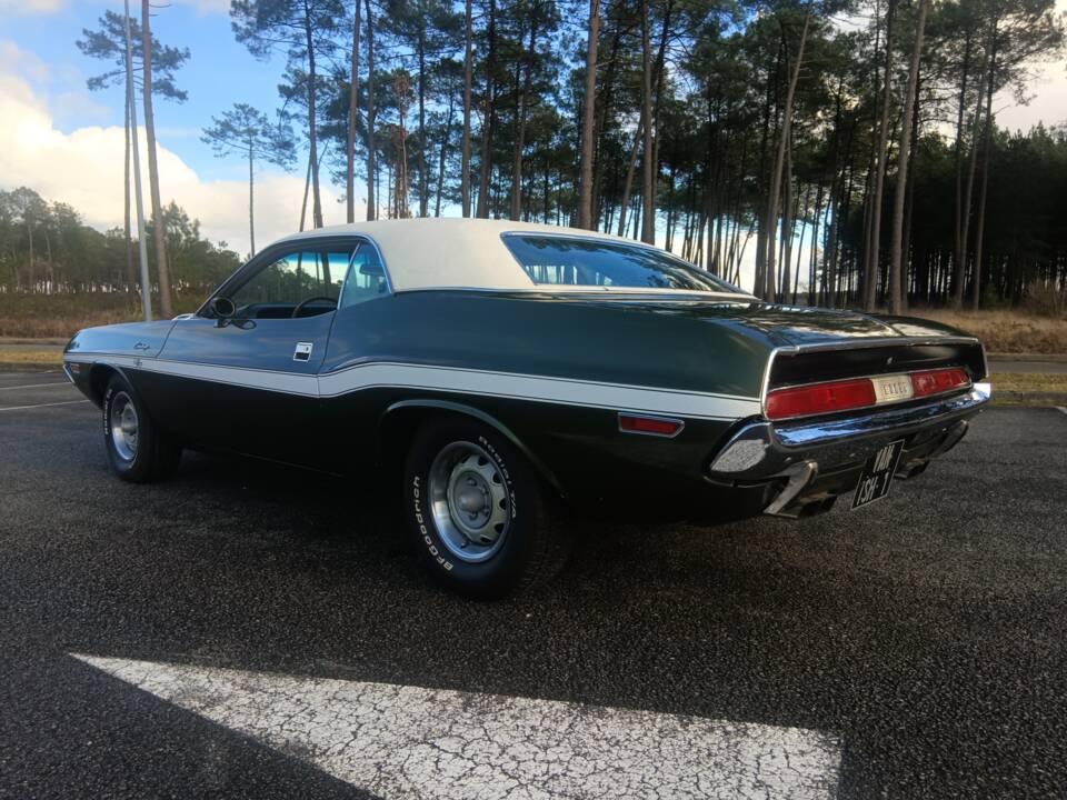 Image 9/36 of Dodge Challenger R/T (1970)