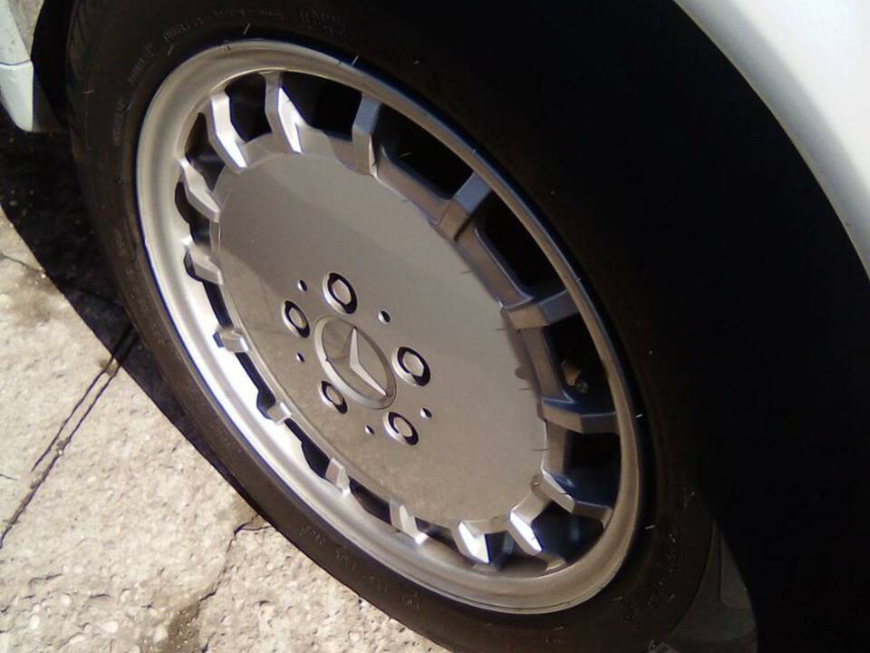 Imagen 29/50 de Mercedes-Benz 300 SL-24 (1989)