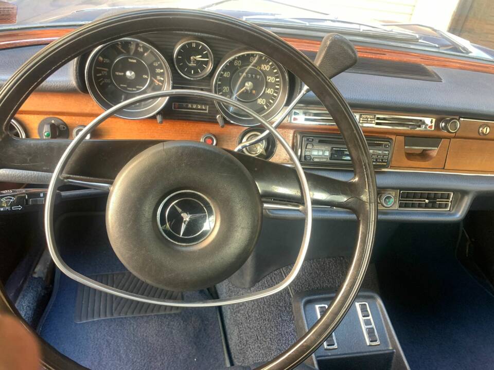 Image 12/17 of Mercedes-Benz 280 SE 4,5 (1972)