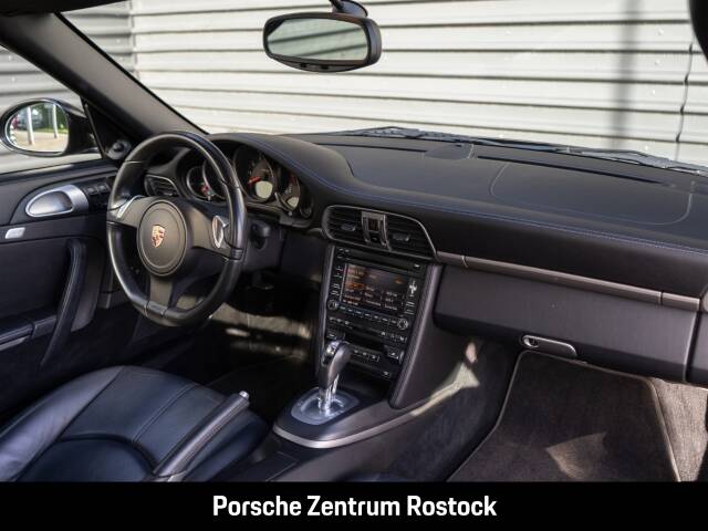 Immagine 17/26 di Porsche 911 Carrera (2011)