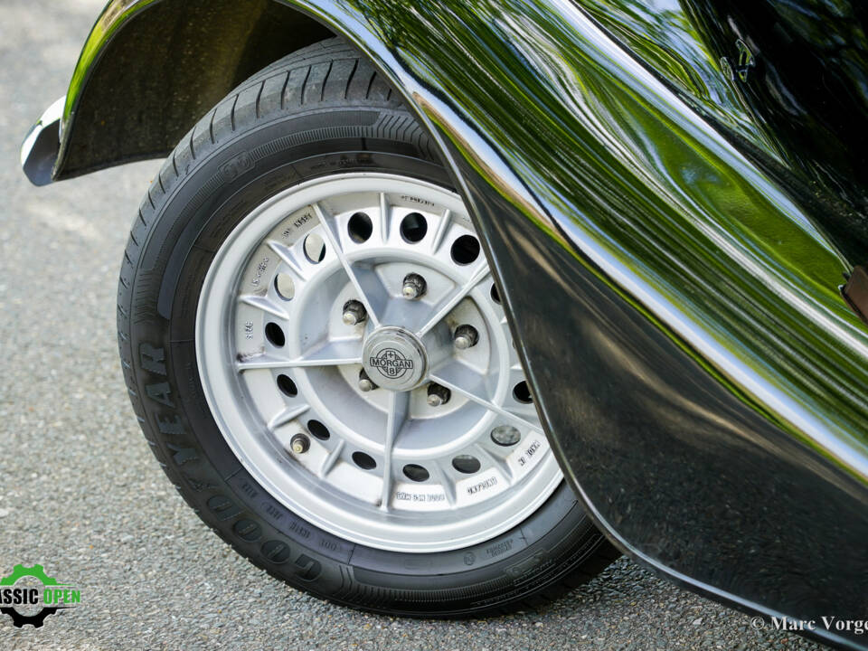 Image 38/54 of Morgan Plus 8 (1992)