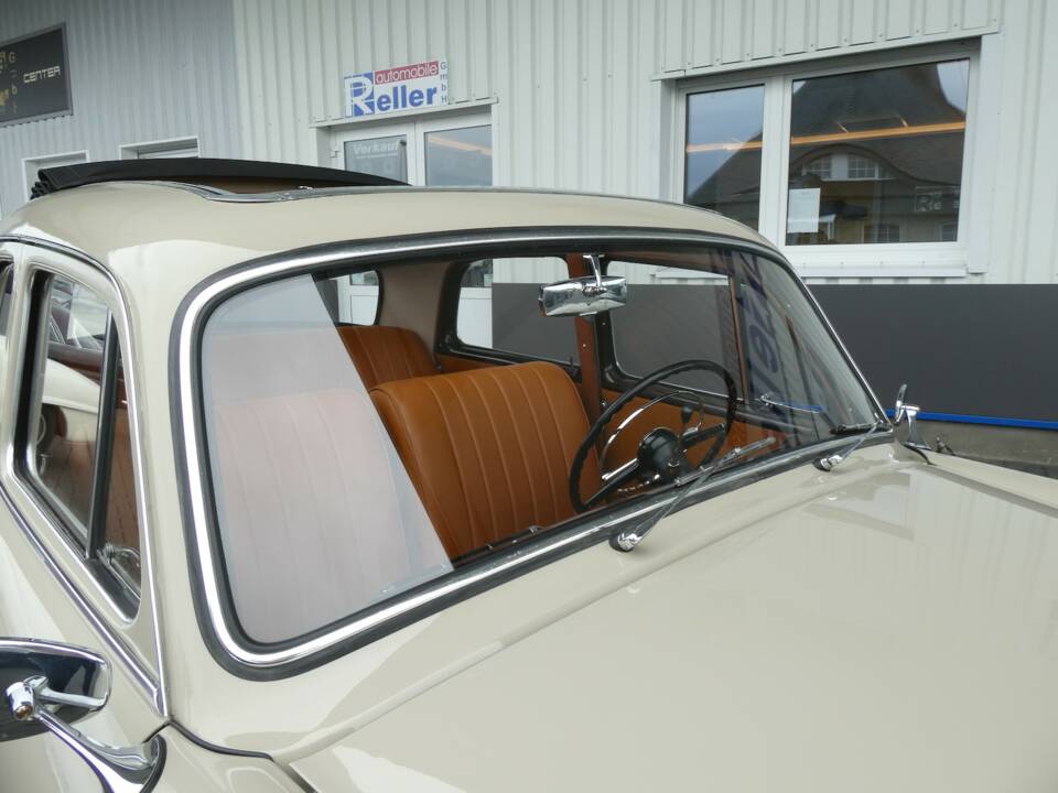 Image 21/25 of Mercedes-Benz 219 (1956)