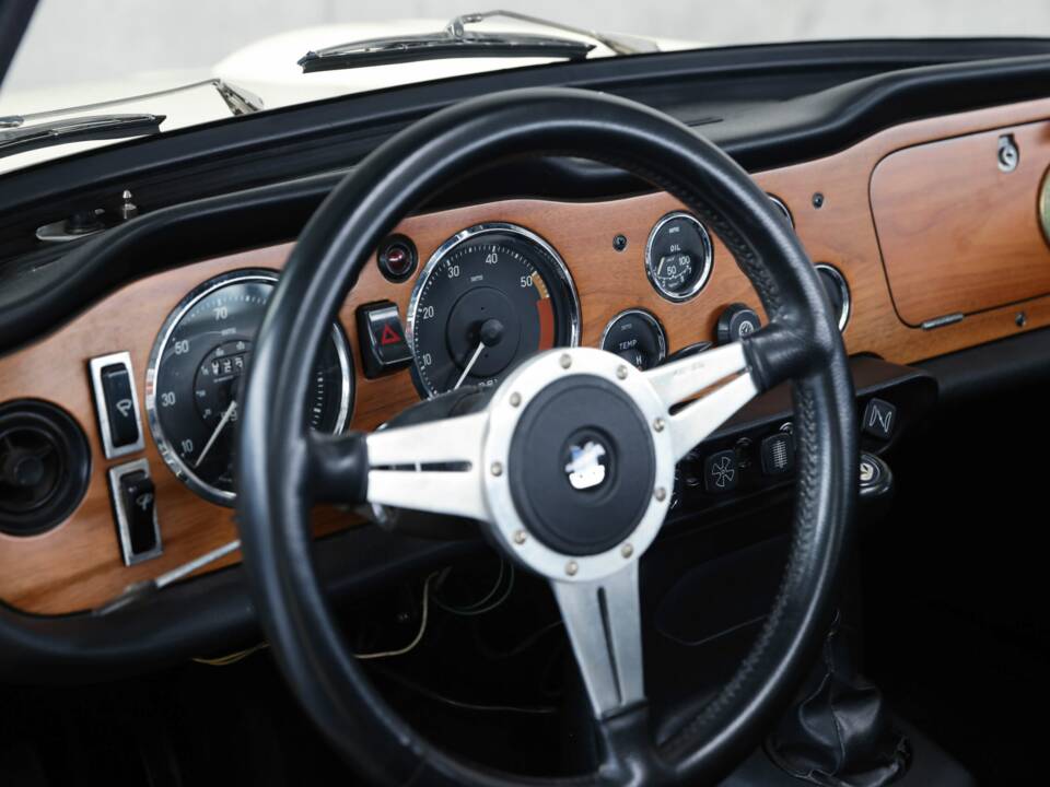 Bild 21/44 von Triumph TR 250 (1968)