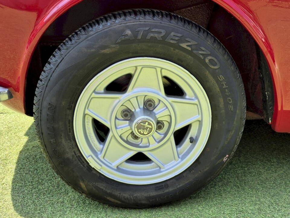 Image 15/50 de Alfa Romeo Giulia GT 1300 Junior (1971)