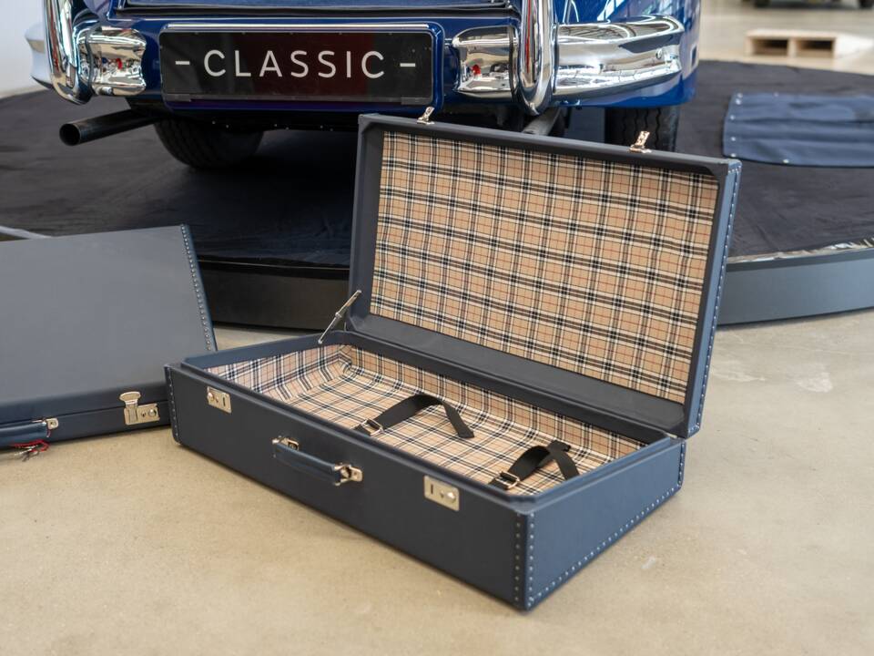 Immagine 61/62 di Jaguar XK 140 OTS (1954)