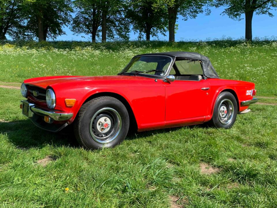 Image 4/6 de Triumph TR 6 (1976)