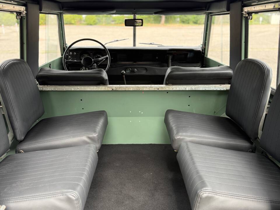 Image 8/20 of Land Rover 88 (1977)