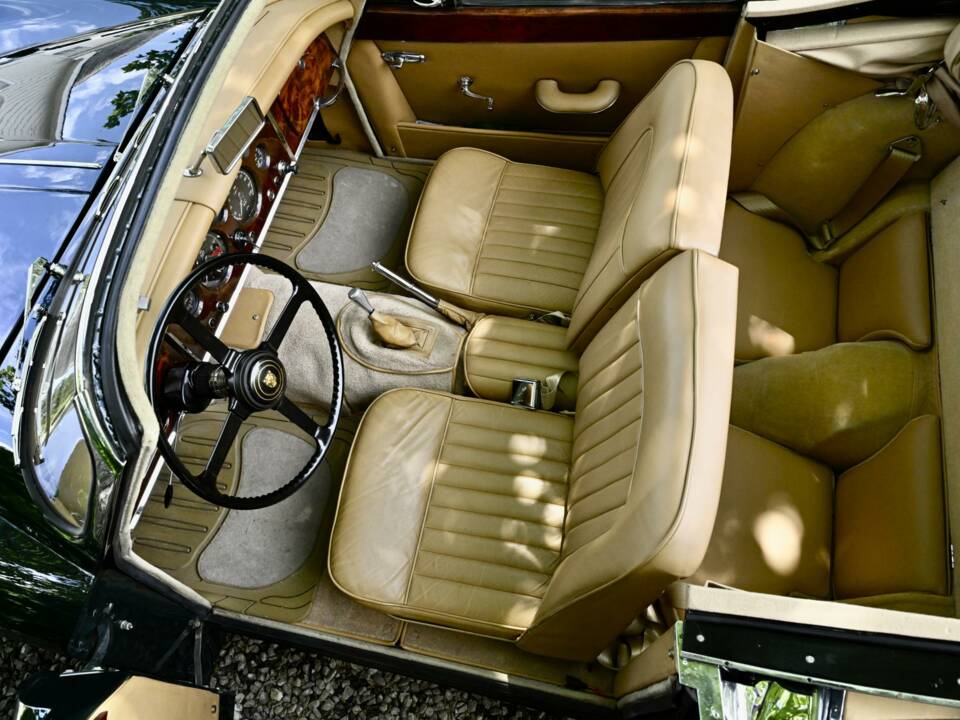 Immagine 36/50 di Jaguar XK 150 3.8 S DHC (1960)