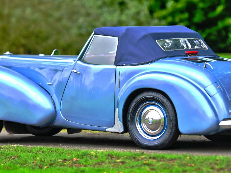Image 15/50 of Triumph 2000 Roadster (1949)