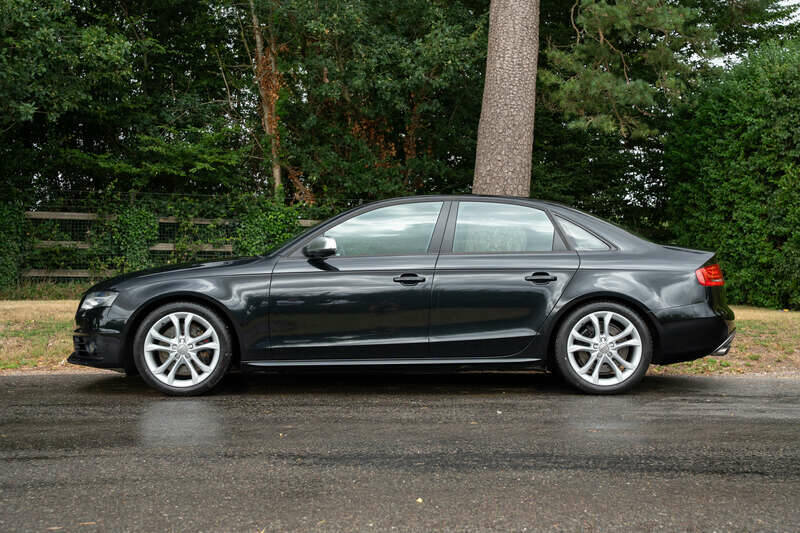 Image 11/50 of Audi S4 (2010)
