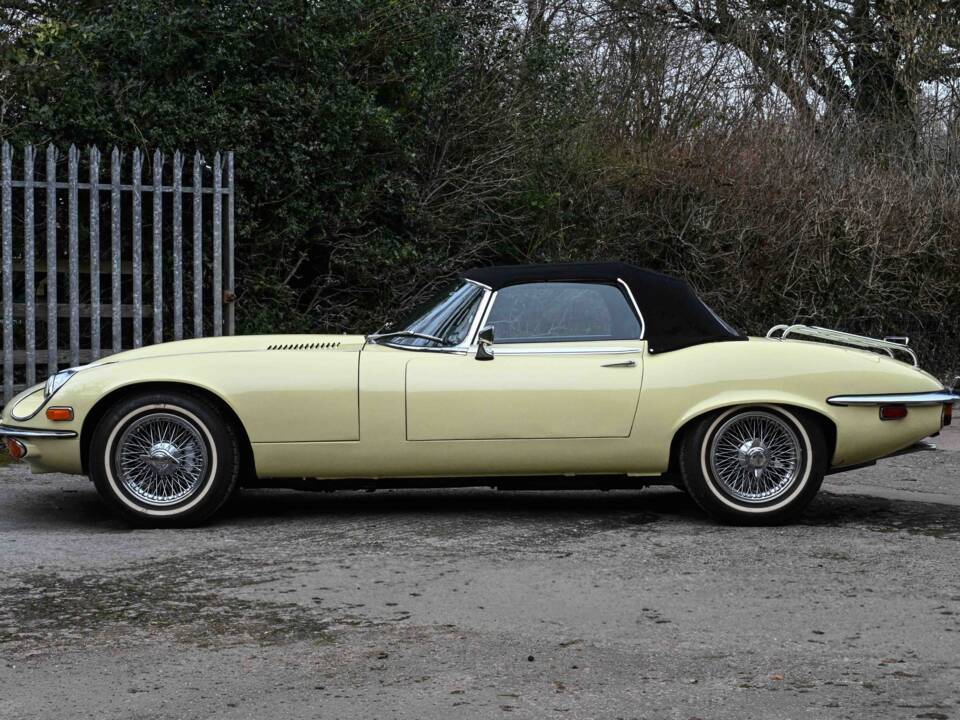 Bild 2/50 von Jaguar E-Type V12 (1973)