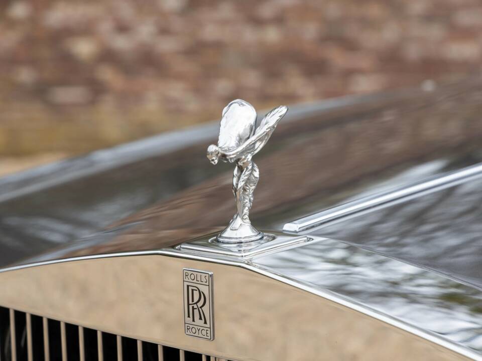 Image 24/50 of Rolls-Royce Silver Spirit (1987)