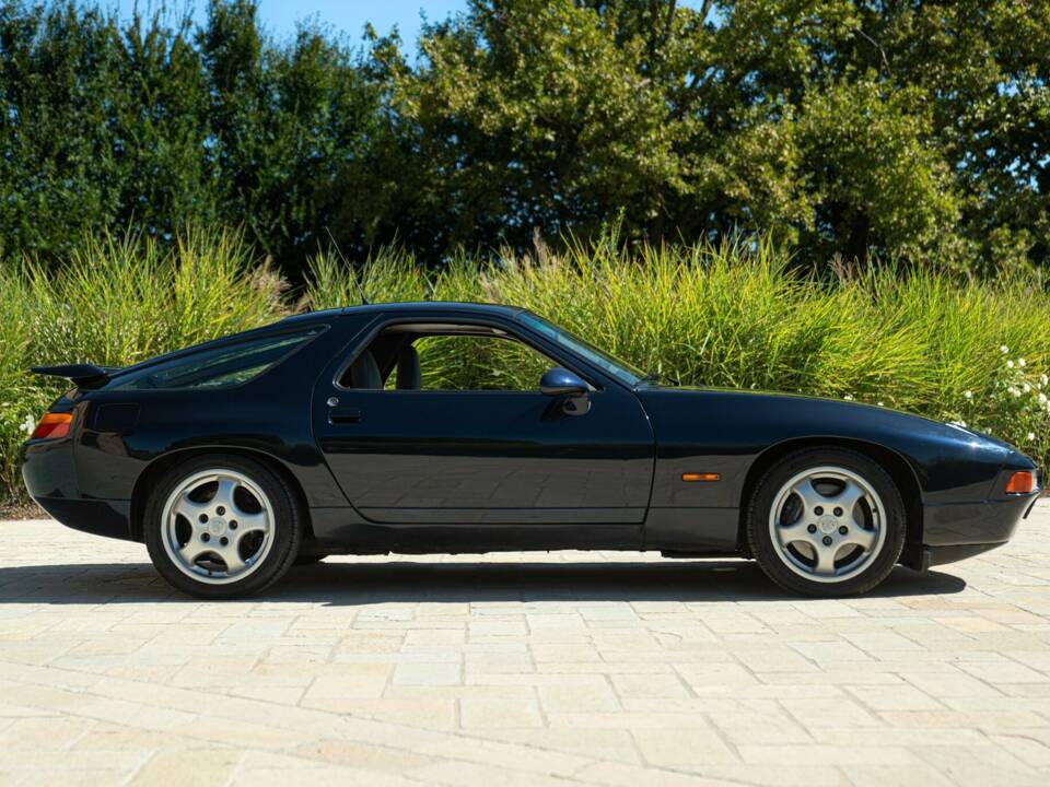 Afbeelding 14/50 van Porsche 928 GTS (1992)