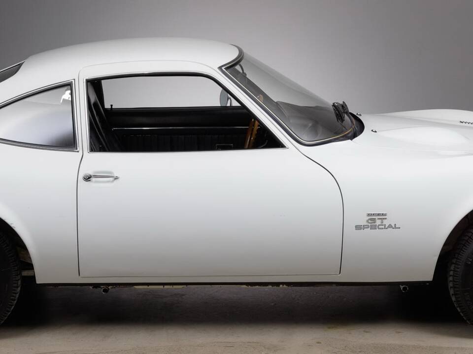 Image 8/34 of Opel GT 1900 (1969)