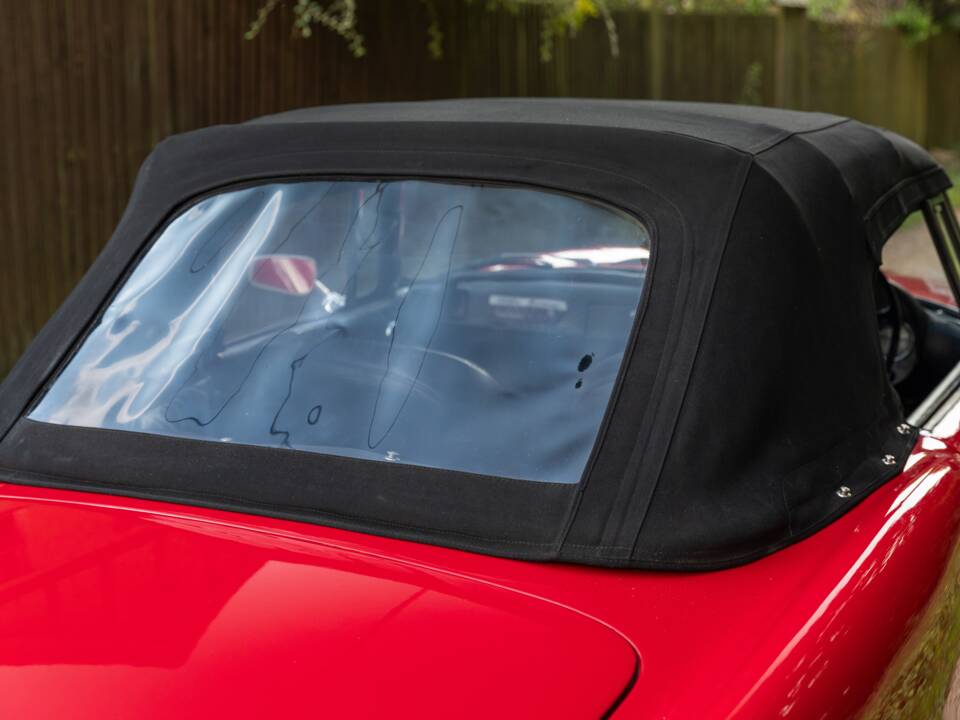 Image 17/27 of Alfa Romeo 2600 Spider (1964)