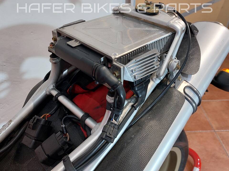 Bild 38/42 von Ducati 916 SPS (1997)