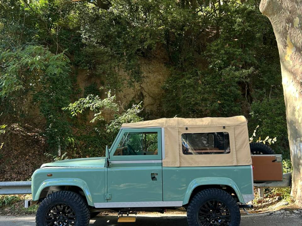Image 6/72 of Land Rover 90 (1987)