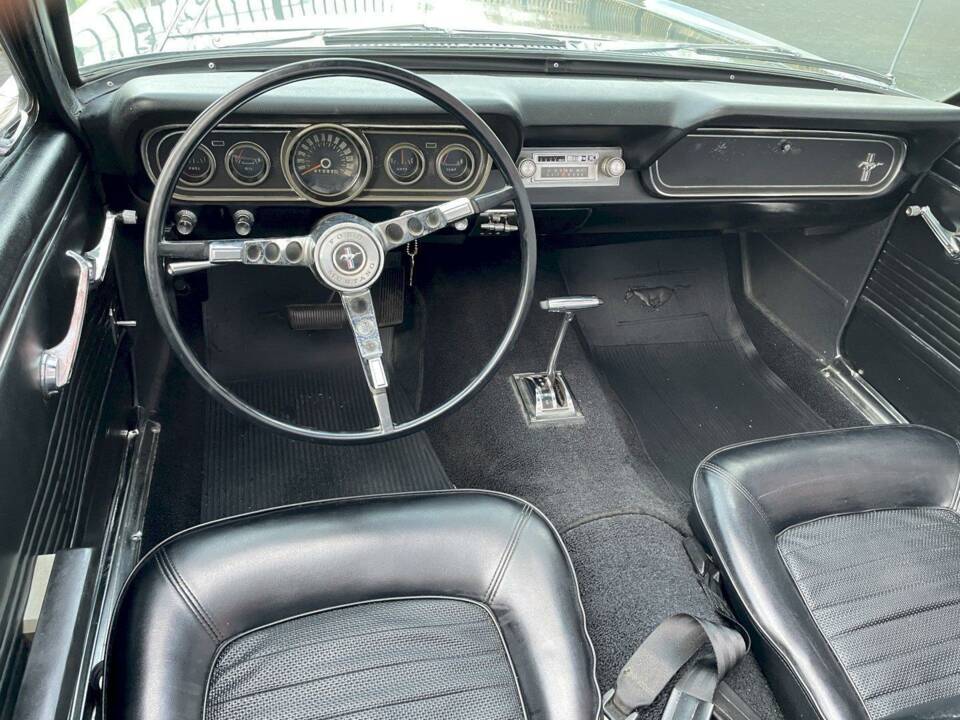 Image 15/36 of Ford Mustang GT (1966)