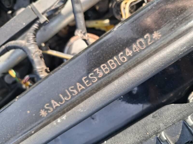 Image 27/41 of Jaguar XJRS 6.0 (1990)