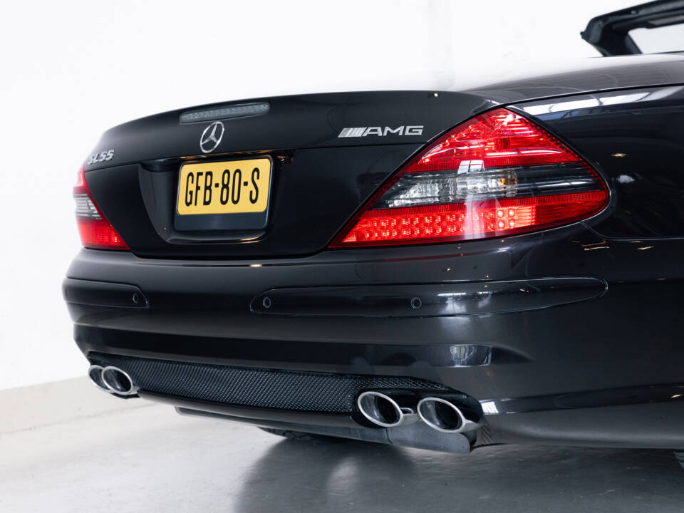 Image 35/43 de Mercedes-Benz SL 55 AMG (2007)