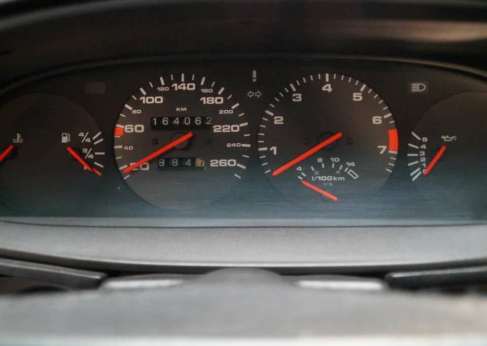 Image 13/50 de Porsche 944 Turbo (1986)