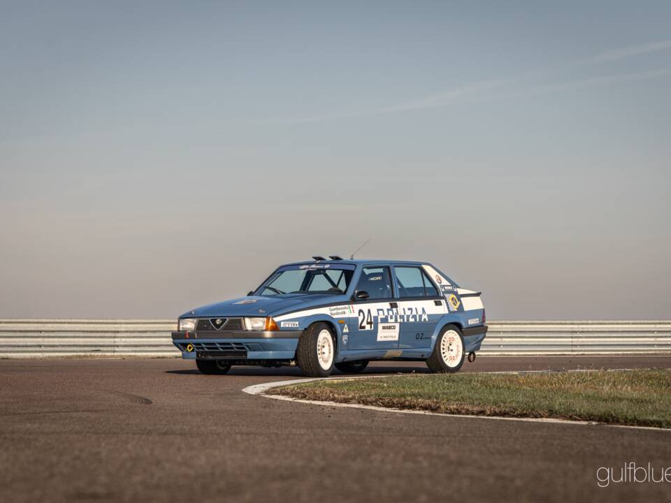 Image 8/44 of Alfa Romeo 75 3.0 V6 QV (1989)