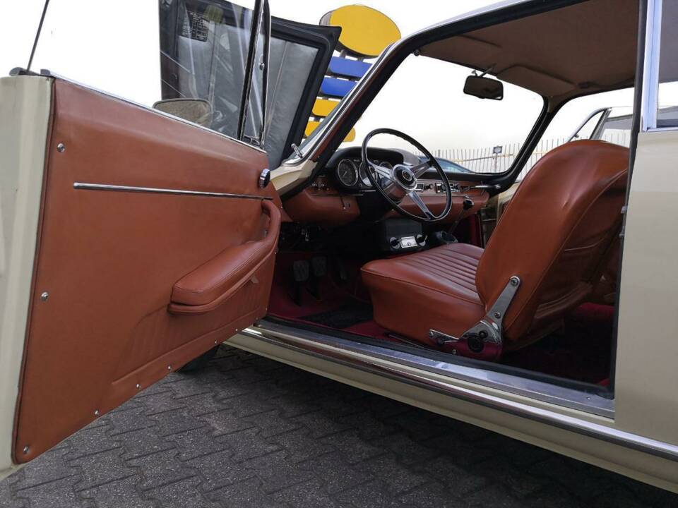 Image 25/29 of Alfa Romeo 2600 Sprint (1966)