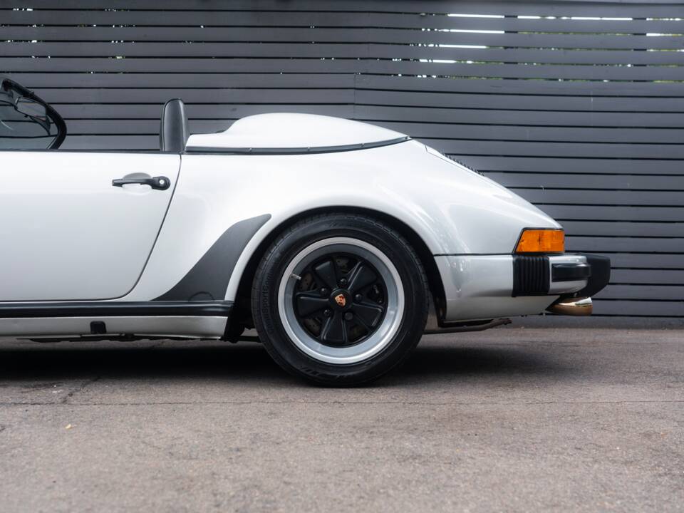 Image 18/68 of Porsche 911 Speedster 3.2 (1989)