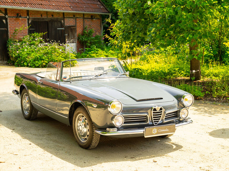 Imagen 23/77 de Alfa Romeo 2600 Spider (1963)