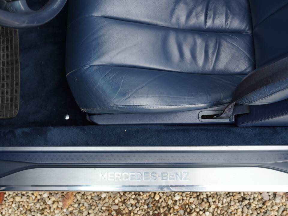 Image 26/50 de Mercedes-Benz 300 SL (1991)