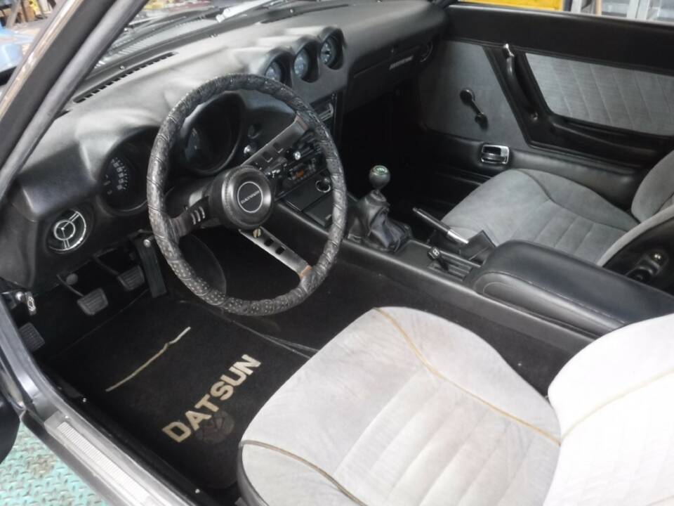 Image 34/50 of Datsun 240 Z (1971)