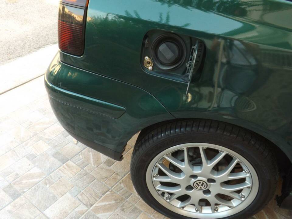 Image 36/50 of Volkswagen Golf III Cabrio 1.6 (1998)