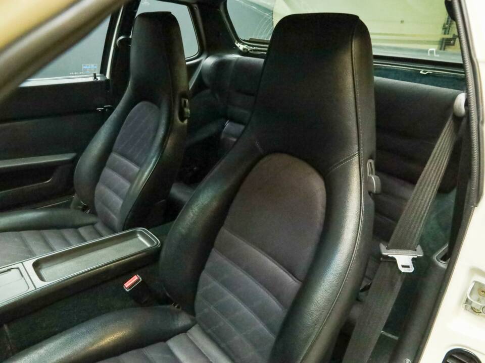 Obraz 39/50 pojazdu Porsche 944 (1986)