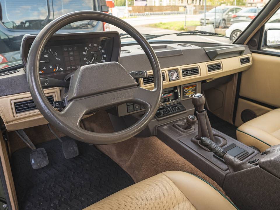 Bild 18/37 von Land Rover 170 V  Cabriolet B (1990)
