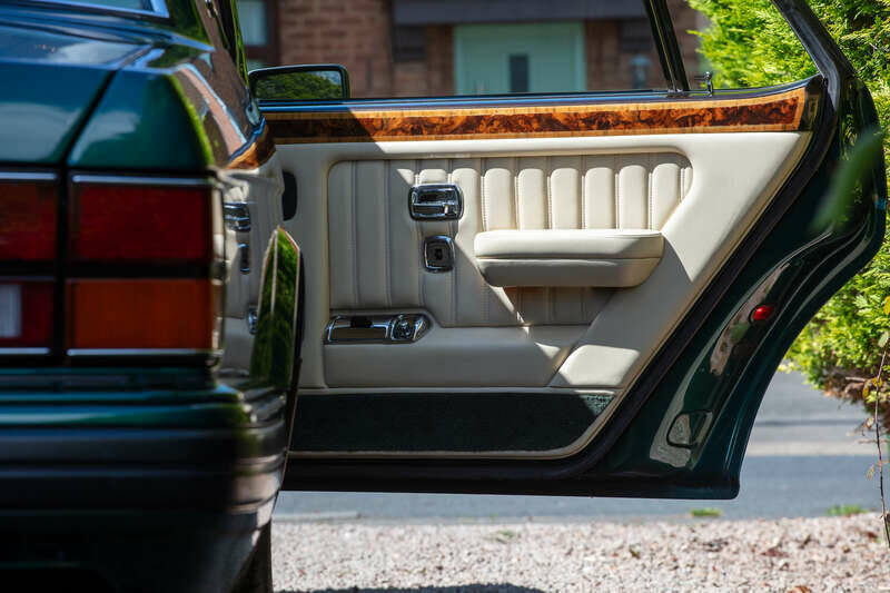 Image 49/50 of Bentley Turbo R lang (1996)